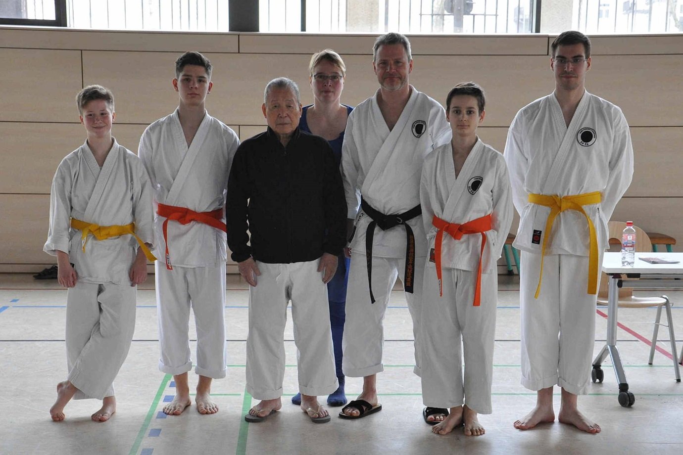 Mitgliedeer des Karate-Dojos Kuroda Yoshitaka Pirna mit Bundestrainer Akio Nagai Shihan